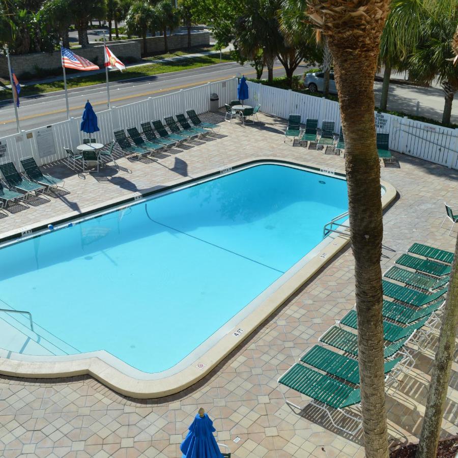 Holiday Villas II On The Beach W/Intercoastal View Клиъруотър Бийч Екстериор снимка